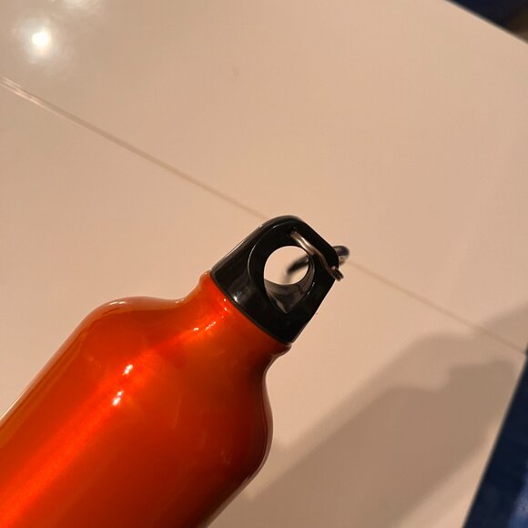 Thermos / Water‎ Bottle (from the 2010 Toronto Film Festival - TIFF) (a/x) - Picture 3 of 8